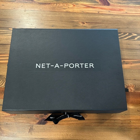 Net-a-Porter Box - Picture 1 of 3